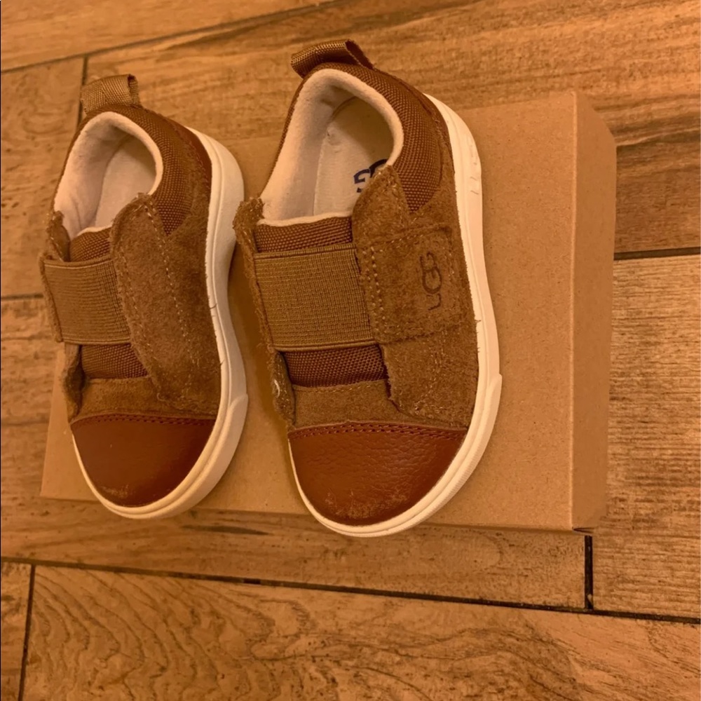 Toddler size 6 UGG sneakers - Picture 5 of 5
